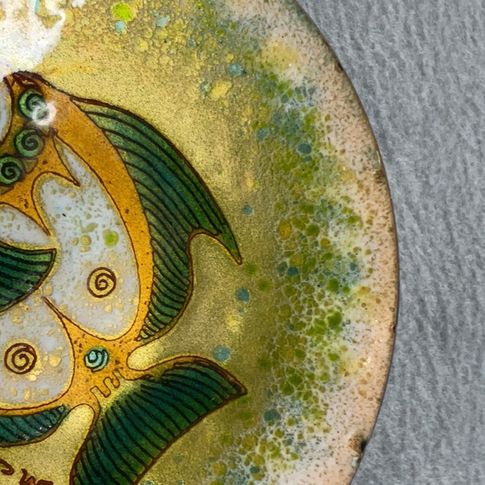 Phyllis Wallen Artistic Mid-Century Enamel on Copper “Fish” Design Glass Plate - Picture 8 of 15